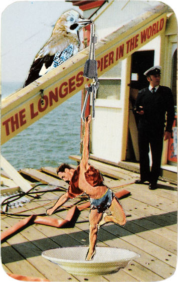 Angela Rohde - Kunstkreditkarte - Longest pier in the world mit Eichelhäher und dem Akrobaten Richard Schöffmann 49-02iii2006