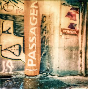 Passagen 2018 - Bunker-Eingang rechts (Polaroid)